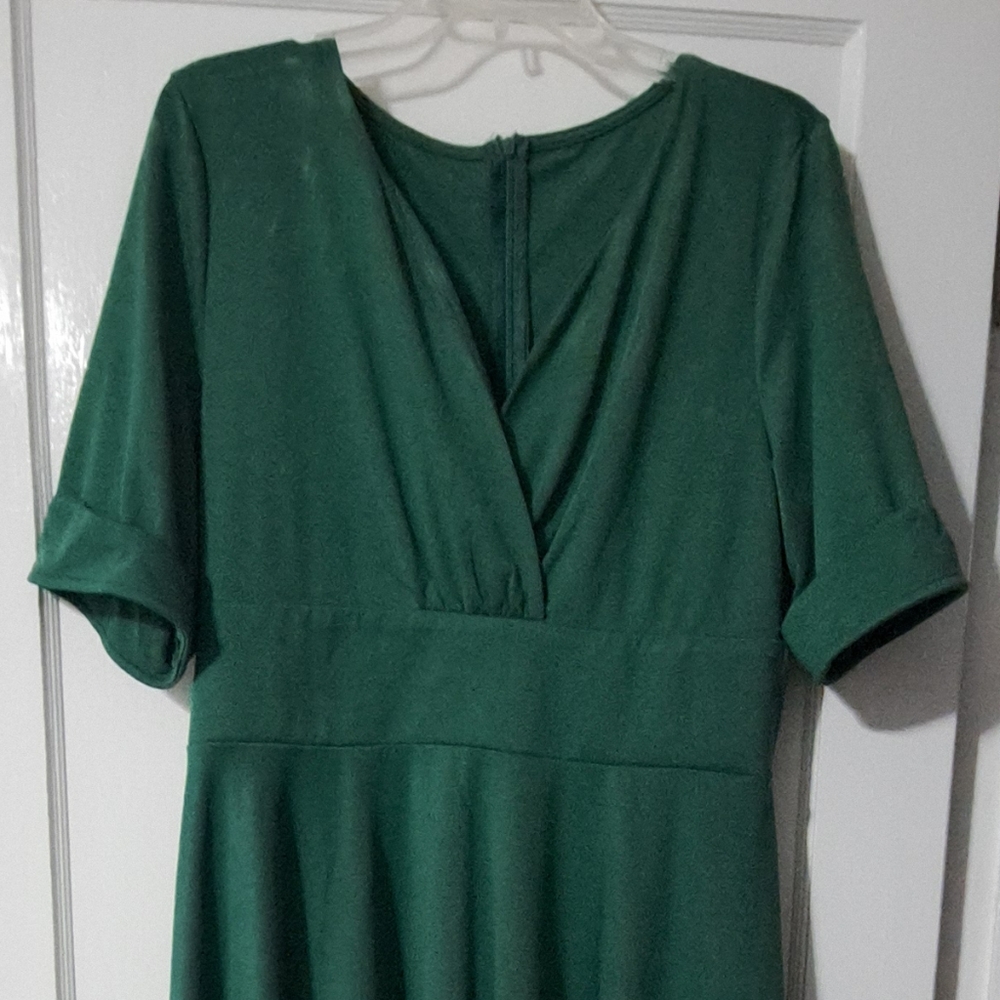 Green Pleated Midi Dress with V-Neck